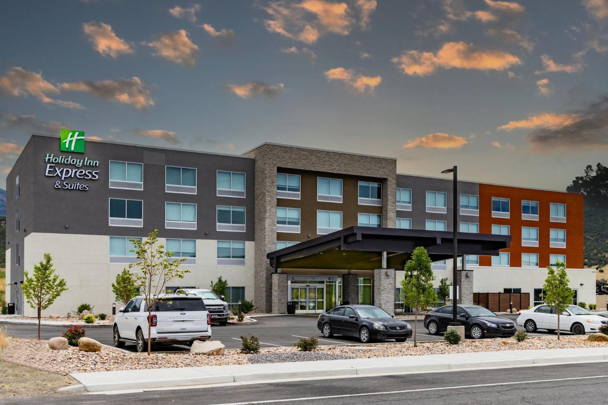 Holiday Inn Express & Suites - Nephi By Ihg Ngoại thất bức ảnh